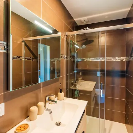 Au Dans Un Duplex 3 *